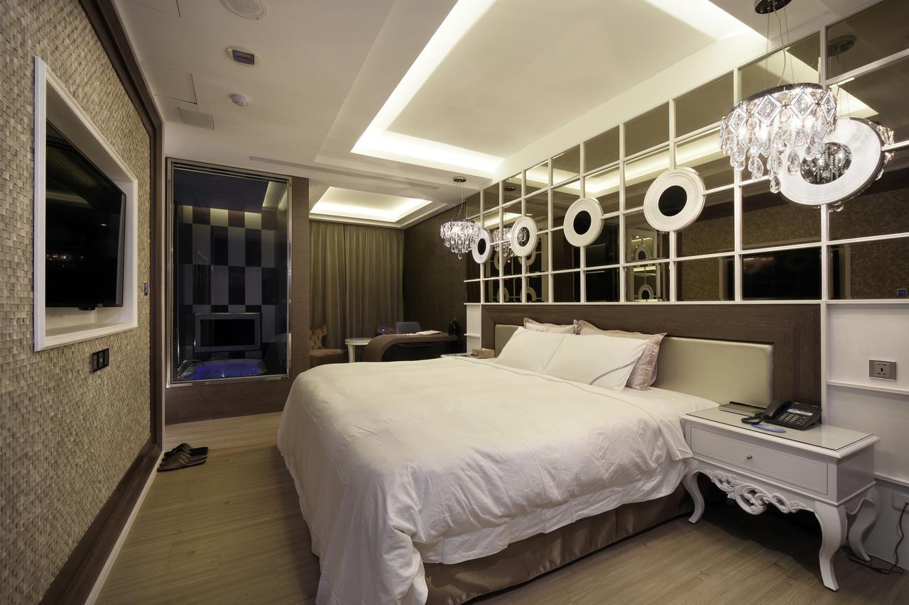 U-Her Hotel Taichung Eksteriør bilde